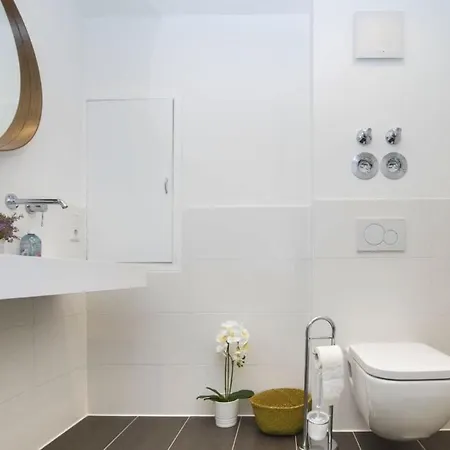 Schoene Schwabing 70m2 Sanierte *